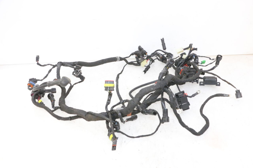 photo de FAIXA DE CABOS BMW G310 R 310 (2016 - 2020) - Pontos de fixação