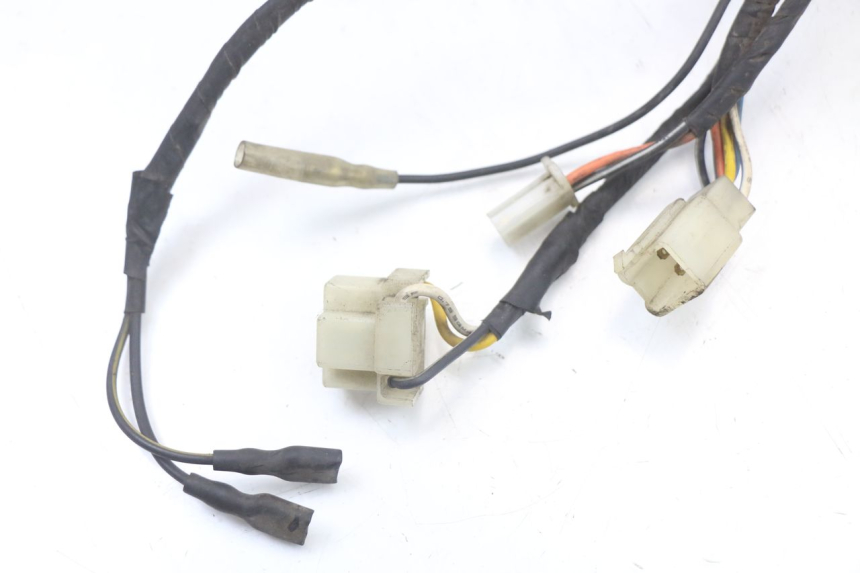 photo de FAIXA DE CABOS HYOSUNG GF 125 (2001 - 2005) - Pontos de fixação