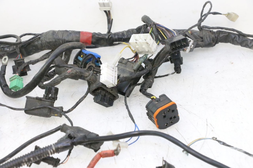 photo de FAIXA DE CABOS GILERA GP 800 (2007 - 2013) - Pontos de fixação