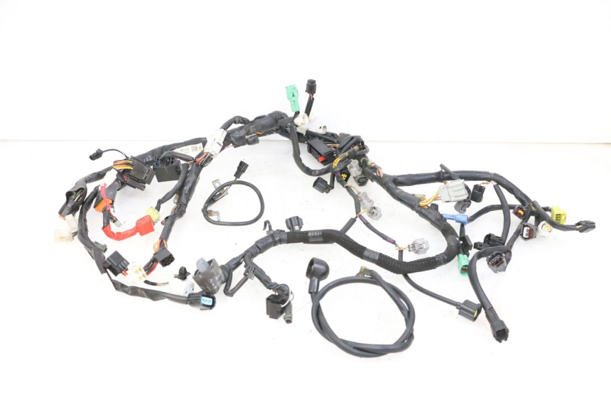 photo de FAIXA DE CABOS SUZUKI GSR 750 (2011 - 2017) - Vista principal