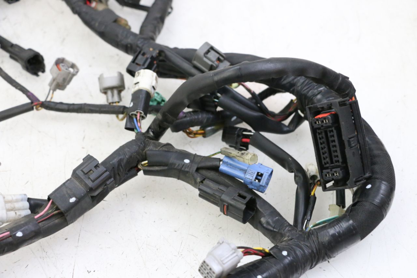 photo de FAIXA DE CABOS SUZUKI GSR 750 (2011 - 2017) - Detalhe da peça