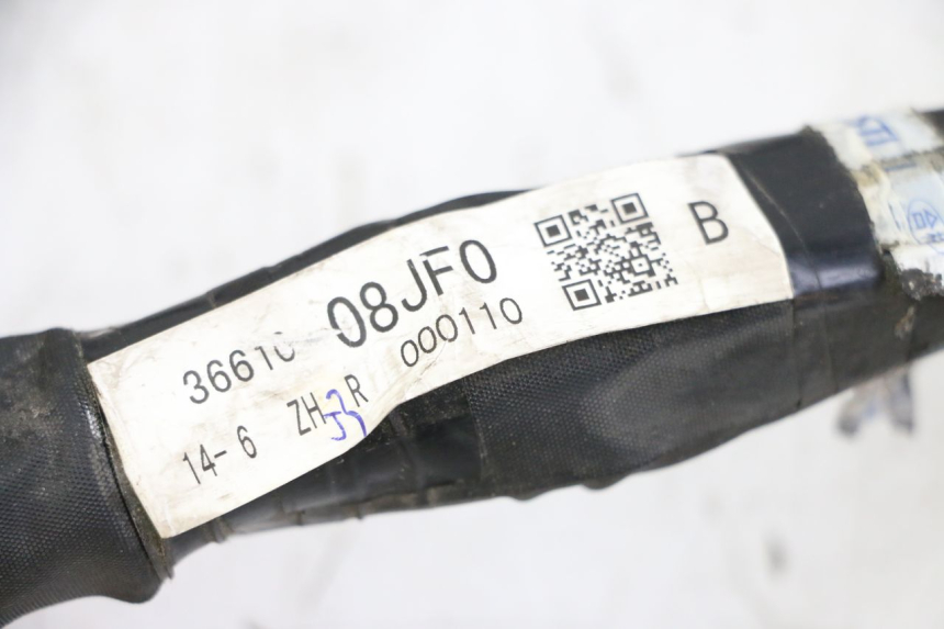 photo de FAIXA DE CABOS SUZUKI GSR 750 (2011 - 2017) - Zoom do estado de desgaste