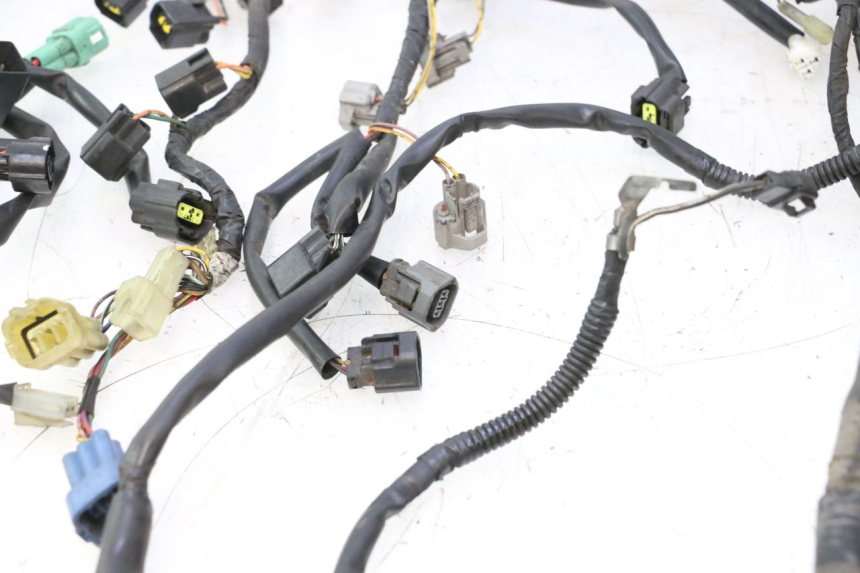 photo de FAIXA SUZUKI GSR 600 (2005 - 2012) - Detalhes característicos