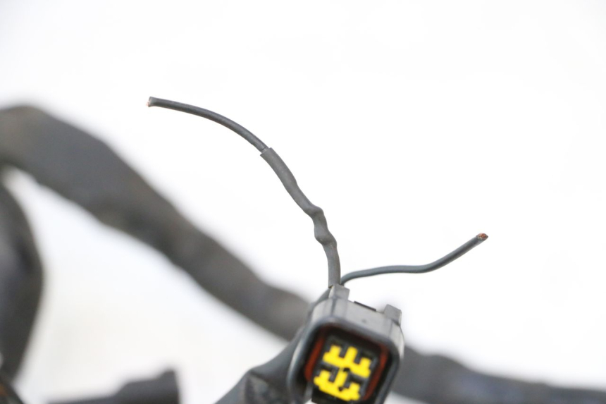 photo de FAIXA SUZUKI GSR 600 (2005 - 2012) - Pontos de fixação