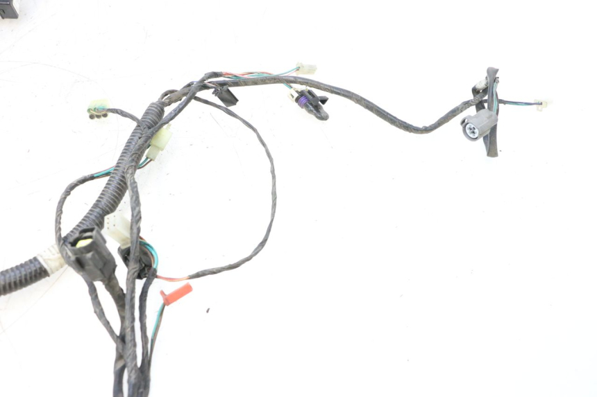 photo de FAIXA DE CABOS SYM GTS EVO 125 (2009 - 2013) - Pontos de fixação