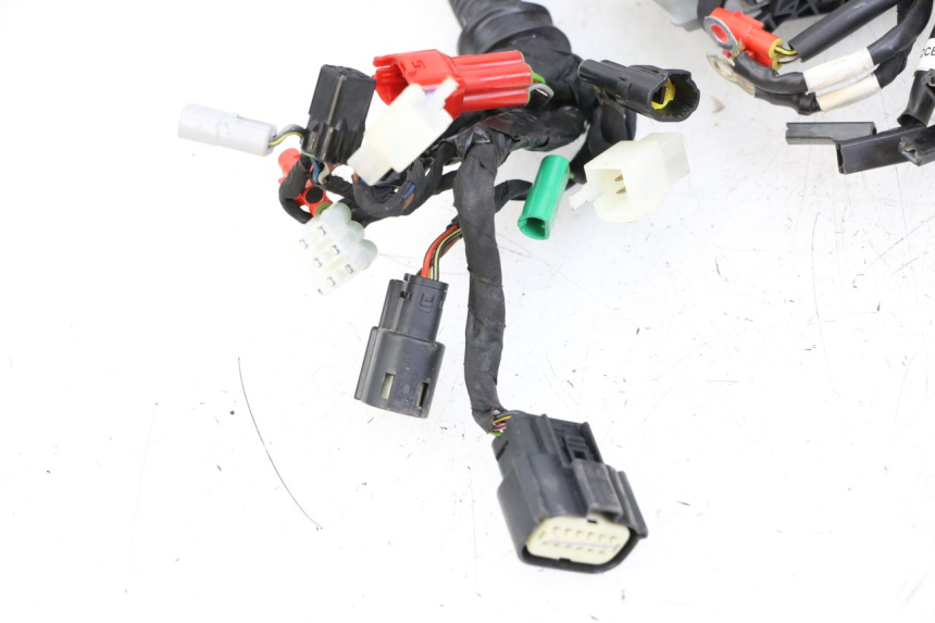 photo de FAIXA DE CABOS HUSQVARNA SVARTPILEN 401 (2018 - 2023) - Ampliação dos componentes