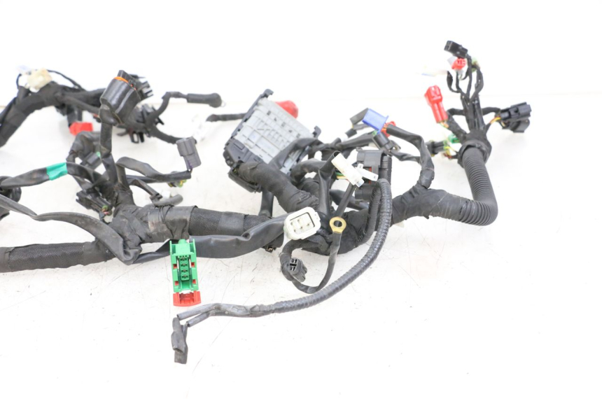 photo de FAIXA DE CABOS HUSQVARNA SVARTPILEN 401 (2018 - 2023) - Estado da superfície