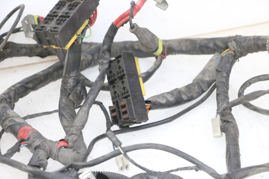 photo de FAIXA DE CABOS PIAGGIO IE MP3 YOURBAN 300 (2011 - 2016) - Ampliação dos componentes
