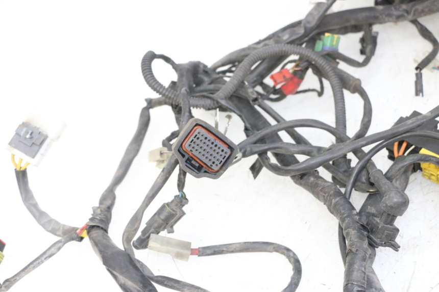 photo de FAIXA DE CABOS PIAGGIO IE MP3 YOURBAN 300 (2011 - 2016) - Zoom do estado de desgaste