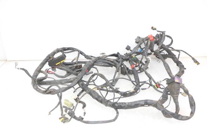 photo de FAIXA DE CABOS PIAGGIO IE MP3 YOURBAN 300 (2011 - 2016) - Pontos de fixação