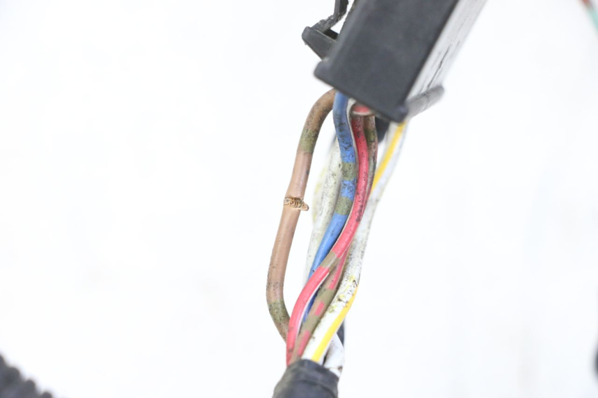 photo de FAIXA DE CABOS KAWASAKI ZR7 ZR-7 S 750 (1999 - 2004) - Detalhe da peça