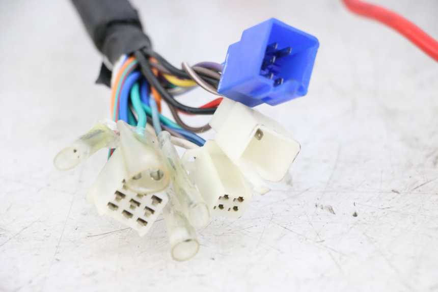 photo de FAIXA DE CABOS KIDEN KD125-G 125 (2018 - 2022) - Pontos de fixação