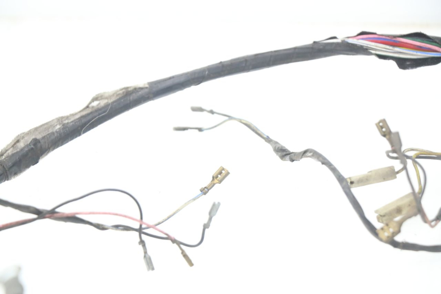 photo de FAIXA DE CABOS PIAGGIO LIBERTY 4T 50 (2004 - 2008) - Detalhes característicos