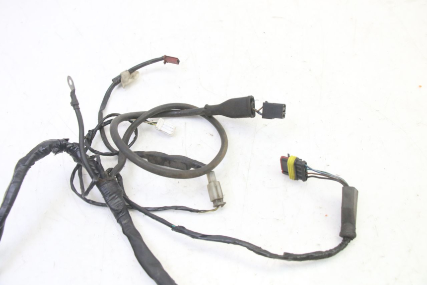photo de FAIXA DE CABOS PIAGGIO LIBERTY 4T 50 (2009 - 2015) - Outro ângulo de visão
