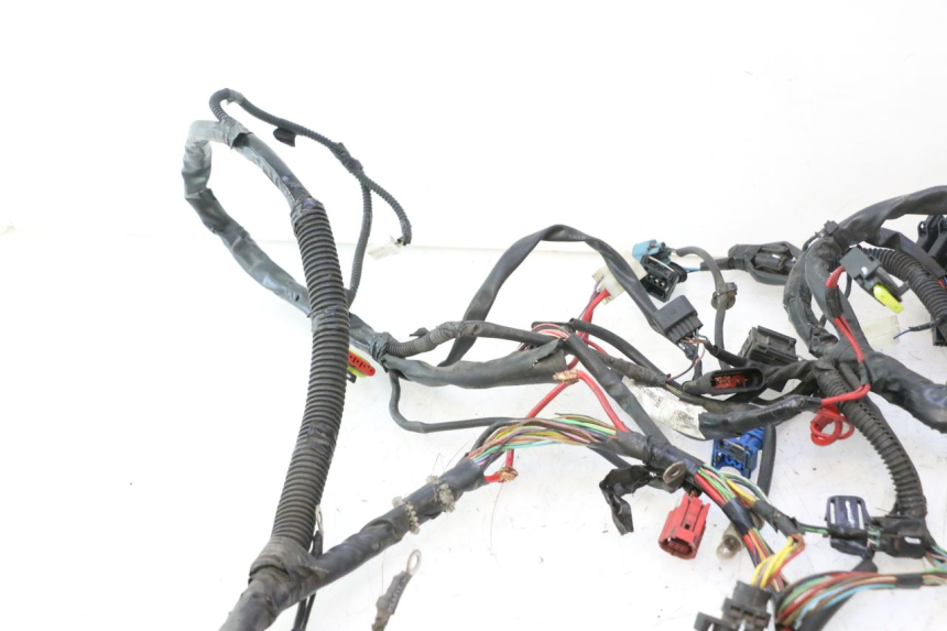 photo de FAIXA DE CABOS PIAGGIO LIBERTY IGET 4T 50 (2021 - 2025) - Detalhes característicos