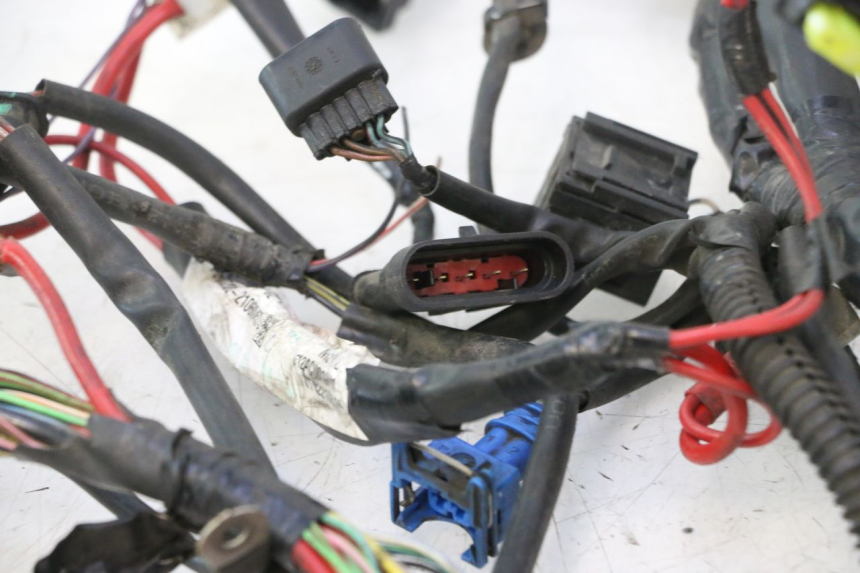 photo de FAIXA DE CABOS PIAGGIO LIBERTY IGET 4T 50 (2021 - 2025) - Peça verificada