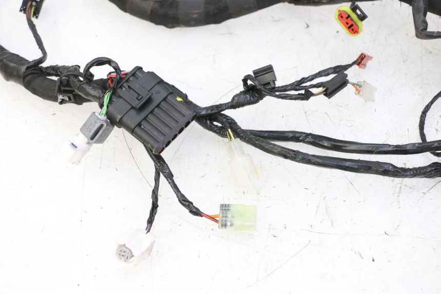 photo de FAIXA DE CABOS PIAGGIO MP3 HPE 310 (2024 - 2025) - Estrutura - ampliação