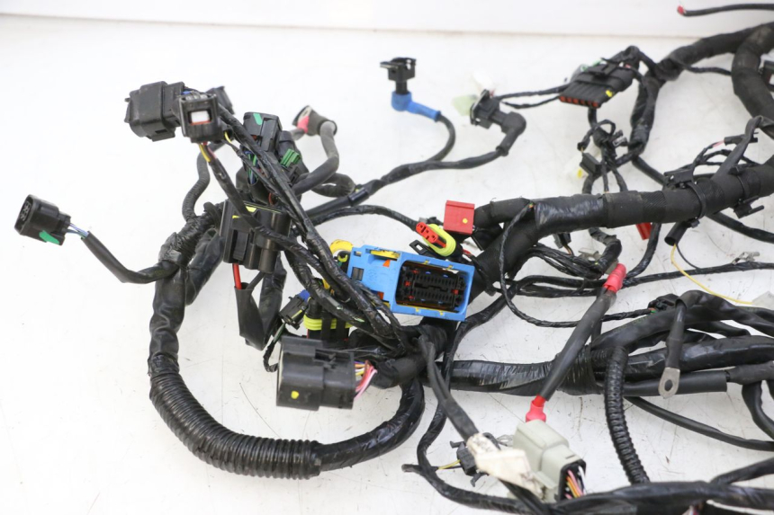 photo de FAIXA DE CABOS PIAGGIO MP3 HPE 310 (2024 - 2025) - Zoom do estado de desgaste