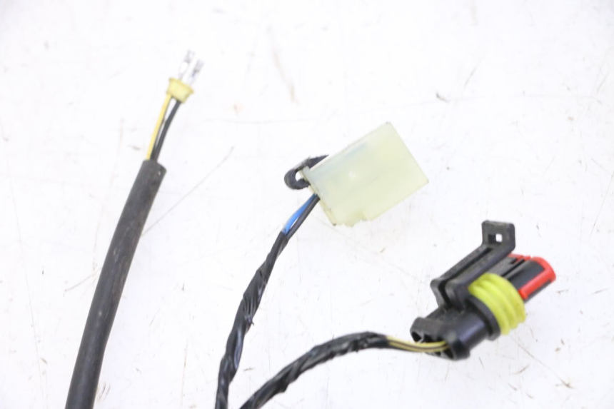 photo de FAIXA DE CABOS PIAGGIO MP3 HPE 310 (2024 - 2025) - Zoom do estado de desgaste