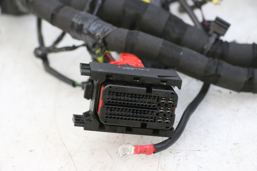 photo de FAIXA DE CABOS PIAGGIO MP3 HPE 310 (2024 - 2025) - Estado da superfície