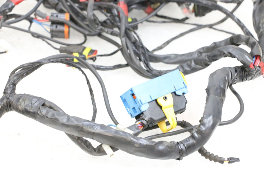 photo de FAIXA DE CABOS PIAGGIO MP3 HPE 350 (2018 - 2020) - Zoom do estado de desgaste