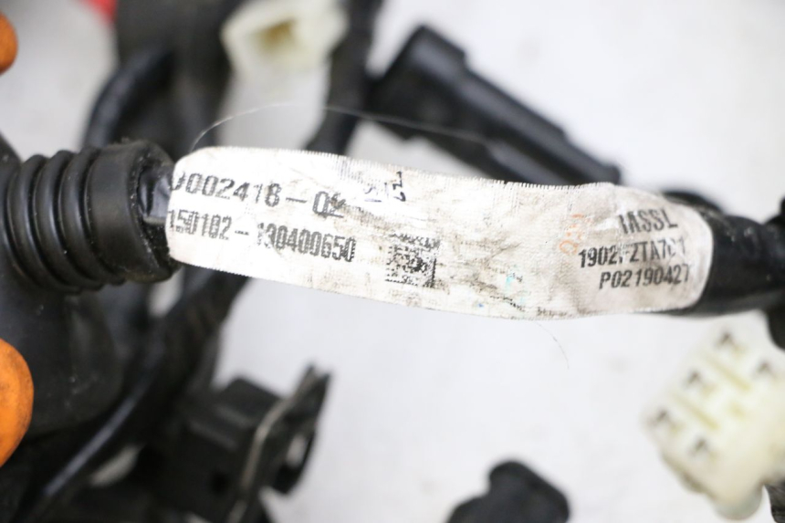 photo de FAIXA DE CABOS PIAGGIO MP3 HPE 350 (2018 - 2020) - Estado da superfície