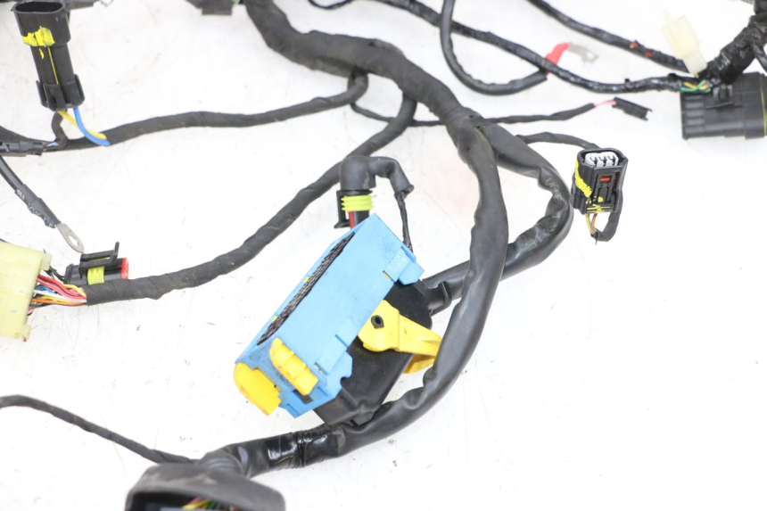photo de FAIXA DE CABOS PIAGGIO MP3 HPE 300 (2019 - 2026) - Imagem adicional
