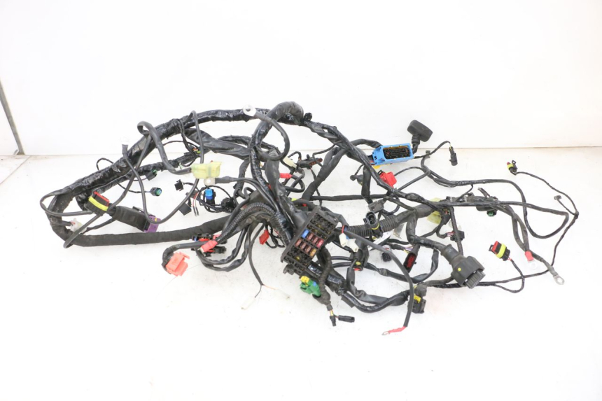 photo de FAIXA DE CABOS PIAGGIO MP3 HPE 300 (2019 - 2026) - Vista geral