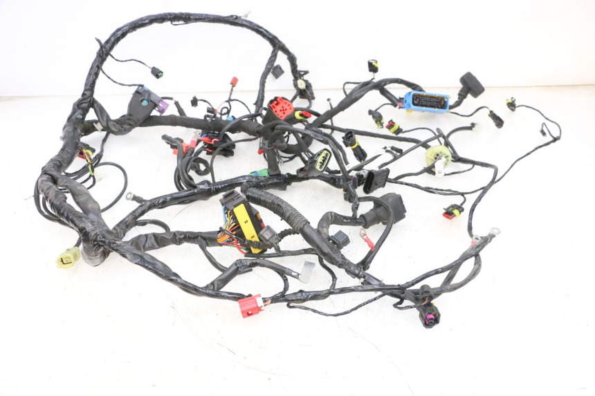 photo de FAIXA DE CABOS PIAGGIO MP3 HPE 300 (2019 - 2026) - Estado da superfície