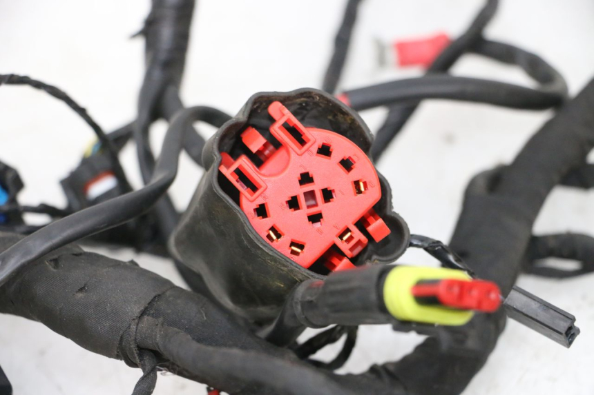 photo de FAIXA DE CABOS PIAGGIO MP3 HPE 300 (2019 - 2026) - Peça verificada