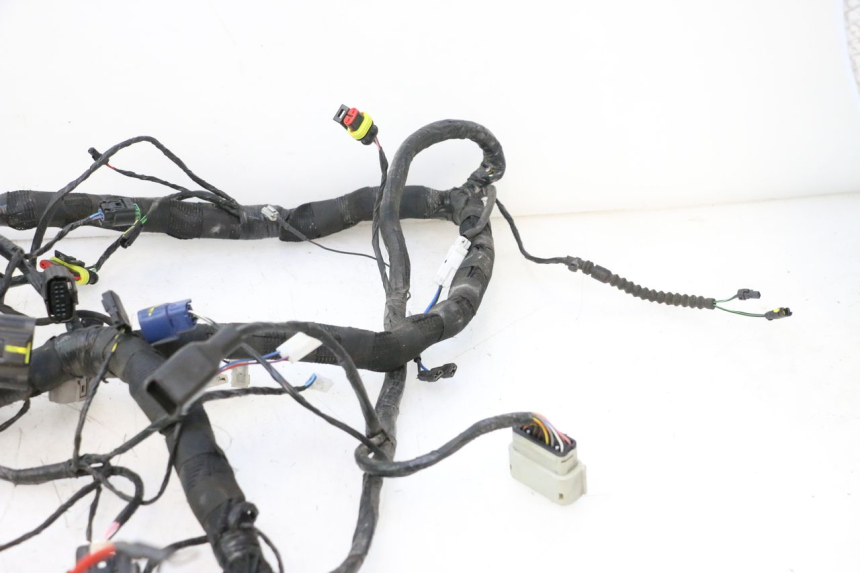 photo de FAIXA DE CABOS PIAGGIO MP3 HPE 530 (2022 - 2026) - Zoom do estado de desgaste