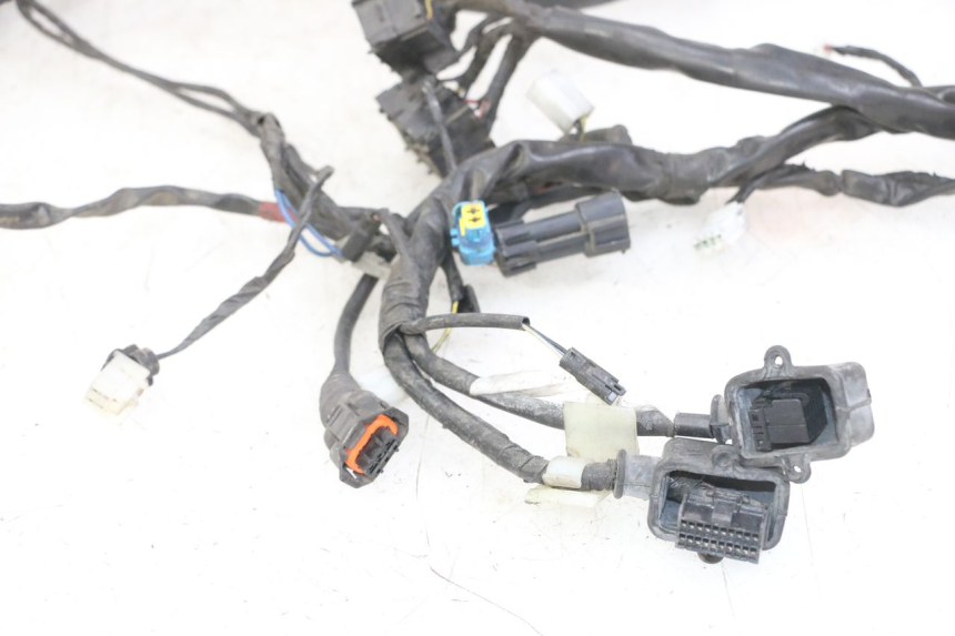 photo de FAIXA DE CABOS PIAGGIO MP3 LT 400 (2007 - 2012) - Detalhes característicos