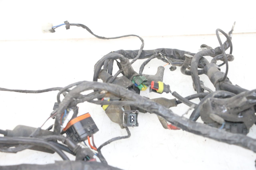 photo de FAIXA DE CABOS PIAGGIO MP3 LT 400 (2007 - 2012) - Ampliação técnica