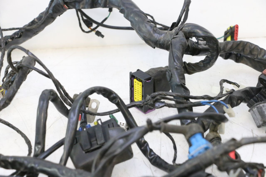 photo de FAIXA DE CABOS PIAGGIO MP3 LT 300 (2010 - 2016) - Ampliação dos componentes