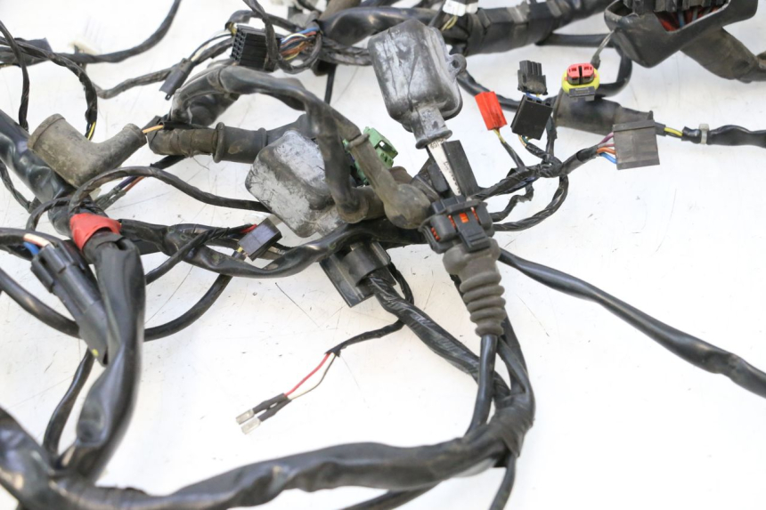 photo de FAIXA DE CABOS PIAGGIO MP3 LT 400 (2007 - 2012) - Ampliação dos componentes