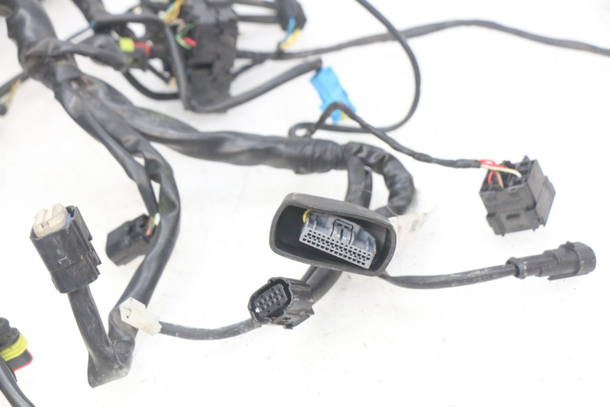photo de FAIXA DE CABOS PIAGGIO MP3 500 (2014 - 2017) - Marcações e referências