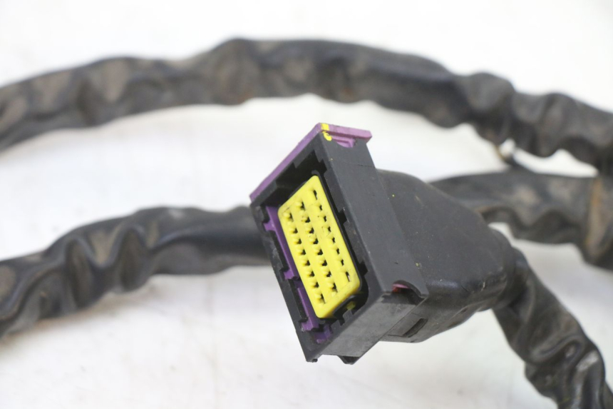 photo de FAIXA DE CABOS PIAGGIO MP3 500 (2014 - 2017) - Pontos de fixação