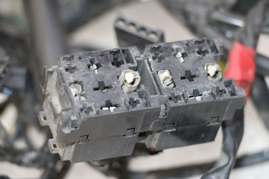 photo de FAIXA DE CABOS PIAGGIO MP3 500 (2011 - 2015) - Detalhes característicos