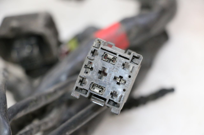photo de FAIXA DE CABOS PIAGGIO MP3 500 (2011 - 2015) - Ampliação dos componentes