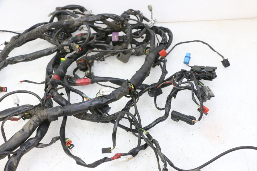 photo de FAIXA DE CABOS PIAGGIO MP3 500 (2011 - 2015) - Ampliação técnica