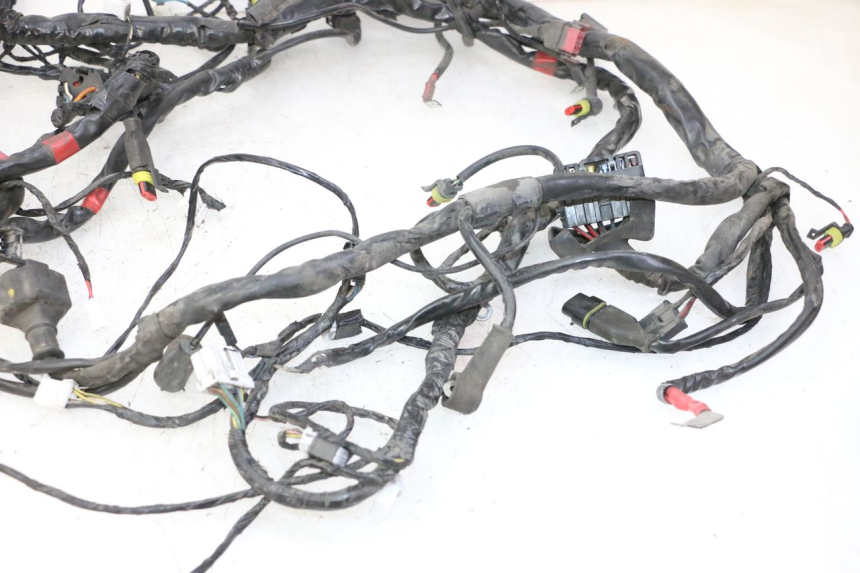 photo de FAIXA DE CABOS PIAGGIO MP3 500 (2011 - 2015) - Pontos de fixação