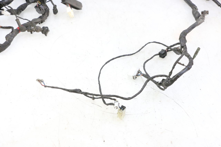 photo de FAIXA DE CABOS PIAGGIO MP3 125 (2006 - 2014) - Pontos de fixação