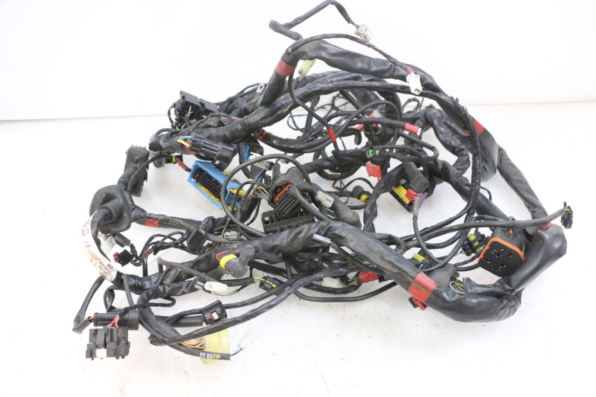 photo de FAIXA DE CABOS PIAGGIO MP3 500 (2016 - 2018) - Detalhe da peça