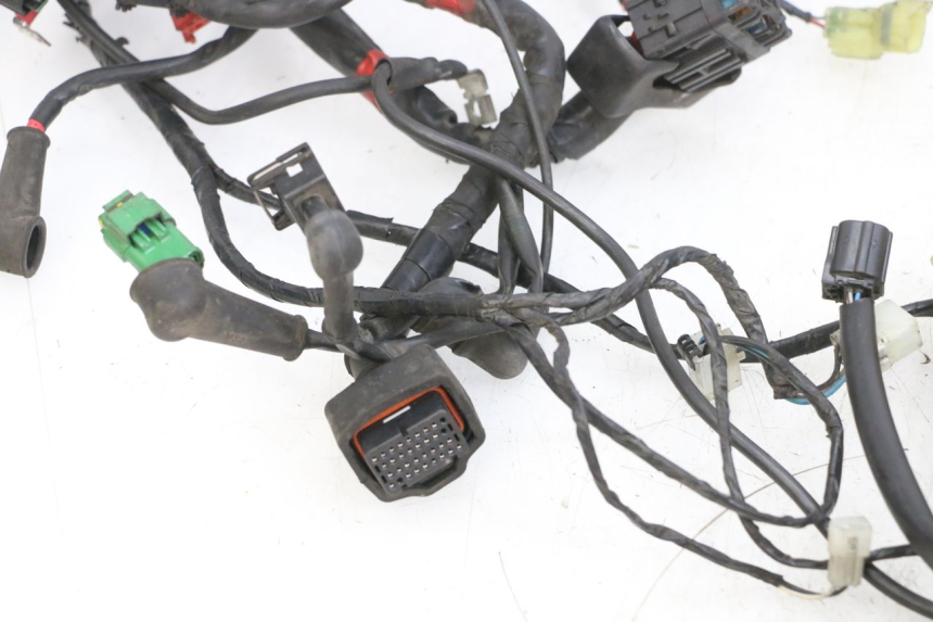 photo de FAIXA DE CABOS PIAGGIO MP3 500 (2016 - 2018) - Ampliação dos componentes