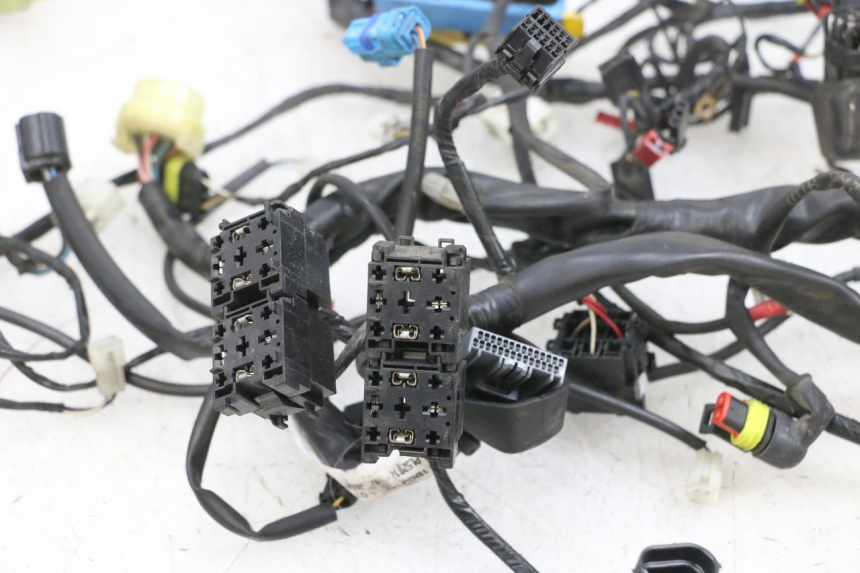 photo de FAIXA DE CABOS PIAGGIO MP3 500 (2016 - 2018) - Detalhe da peça