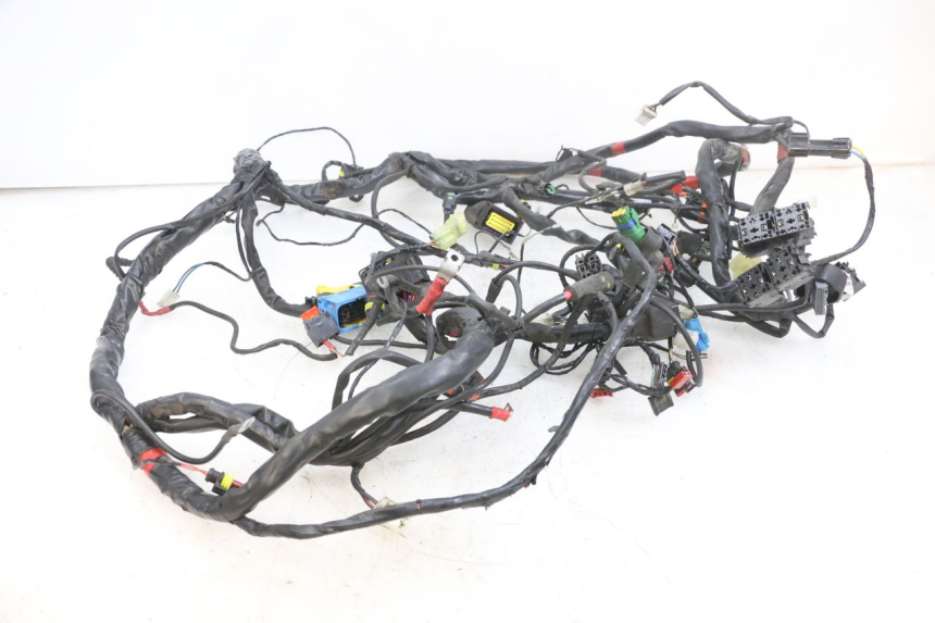 photo de FAIXA DE CABOS PIAGGIO MP3 500 (2016 - 2018) - Pontos de fixação