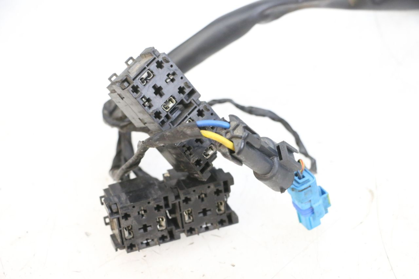 photo de FAIXA DE CABOS PIAGGIO MP3 RL 250 (2006 - 2010) - Detalhes característicos