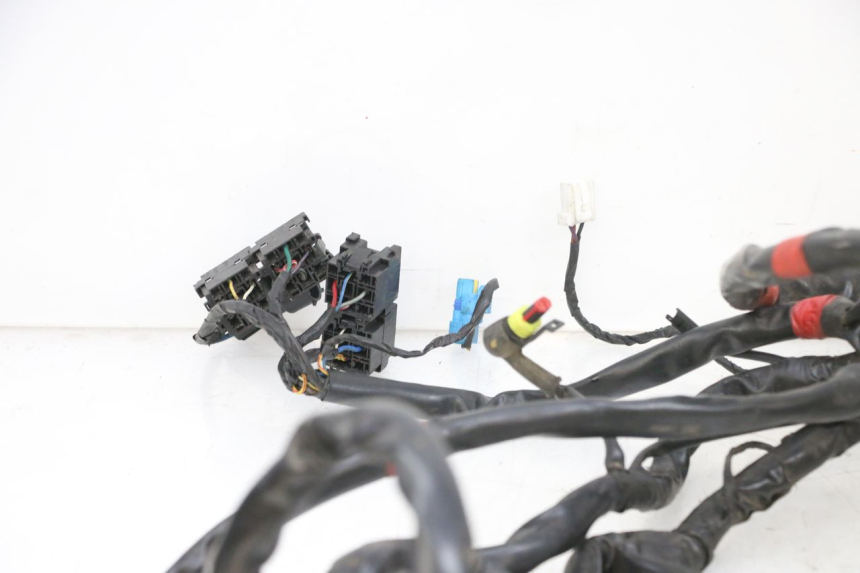 photo de FAIXA DE CABOS PIAGGIO MP3 RL 250 (2006 - 2010) - Outro ângulo de visão