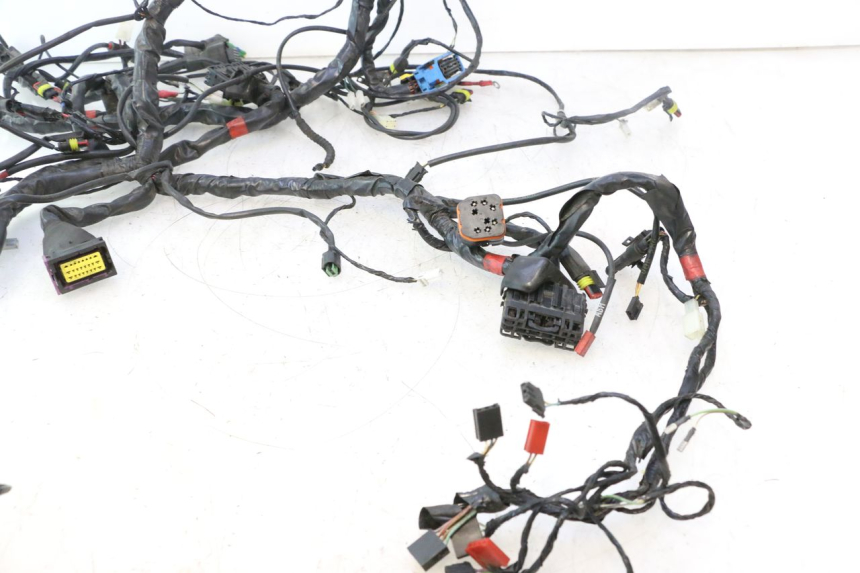 photo de FAIXA DE CABOS PIAGGIO MP3 500 (2016 - 2018) - Inspeção visual