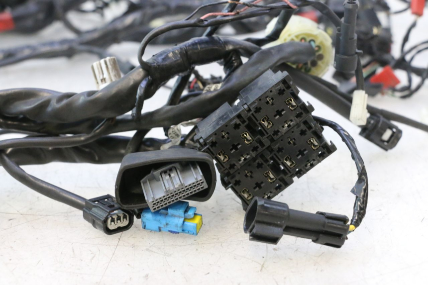 photo de FAIXA DE CABOS PIAGGIO MP3 500 (2016 - 2018) - Estrutura - ampliação